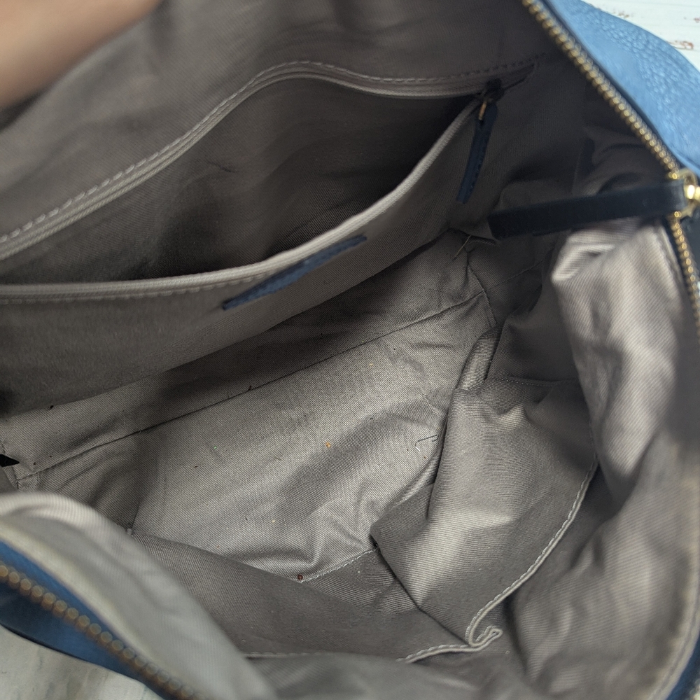Fossil Pebbeled Leather Crossbody Purse - Picture 5 of 7